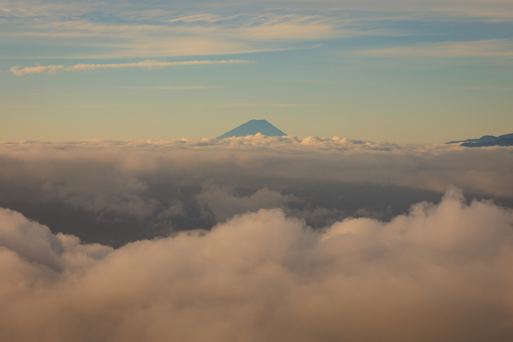 高ボッチ高原より 頭だけ富士山(^-^;
