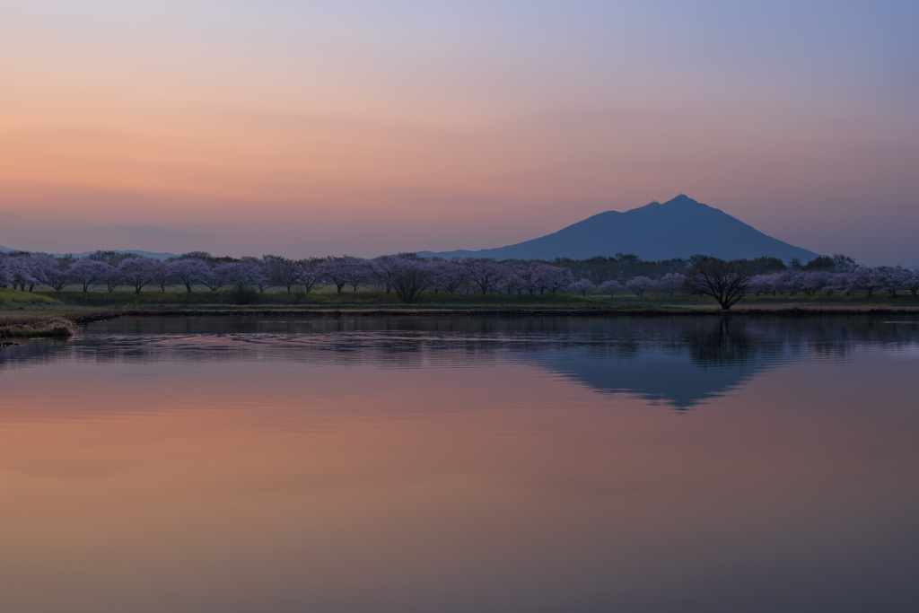 逆さ筑波山 日の出前