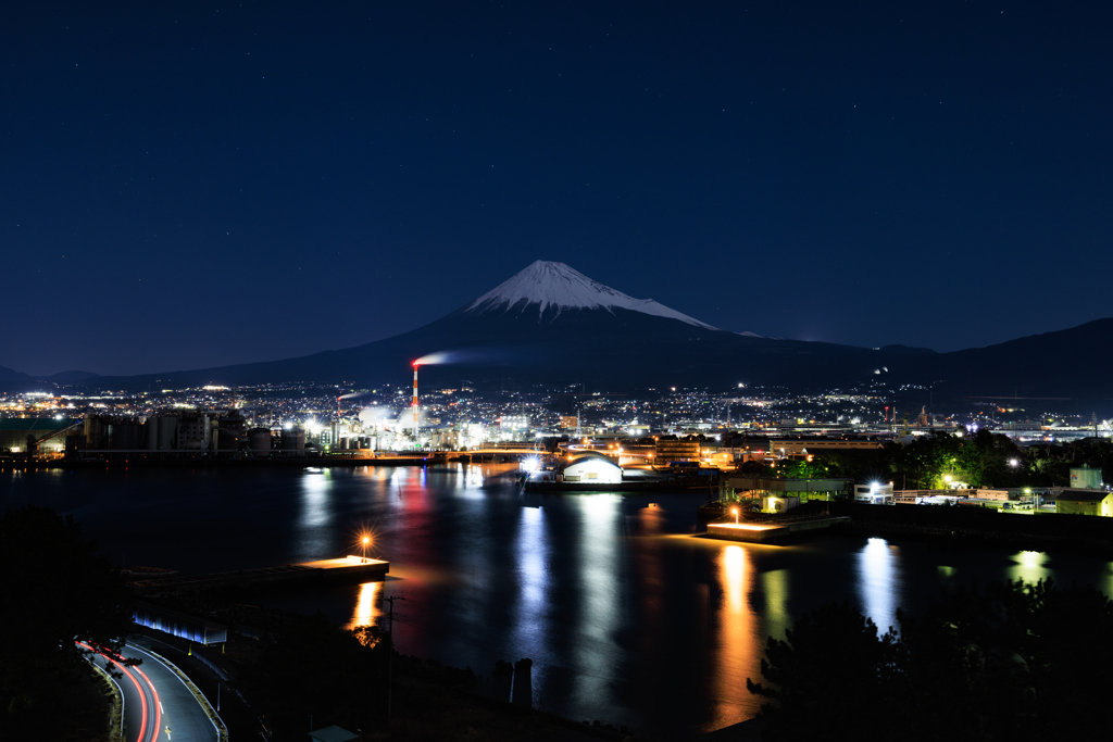 工場夜景と富士山 その１