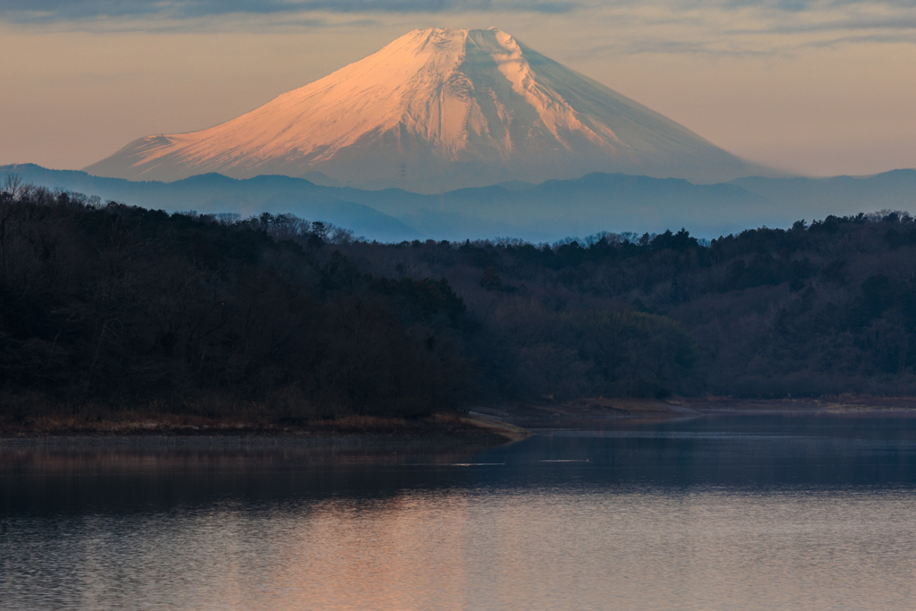 朝陽当たる富士山