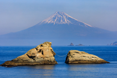 雲見海岸 牛着岩と富士山