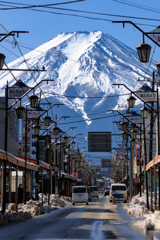 富士に見守られる街