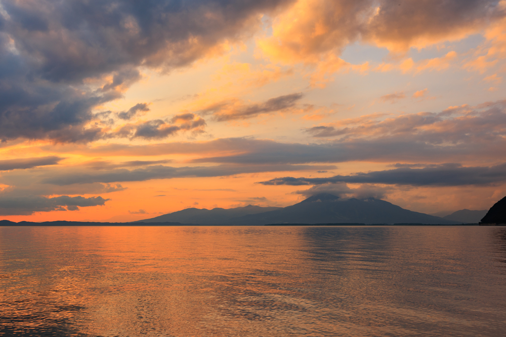 磐梯山と猪苗代湖　夕焼け