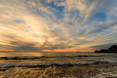 岩井海岸の夕焼けと富士　その１