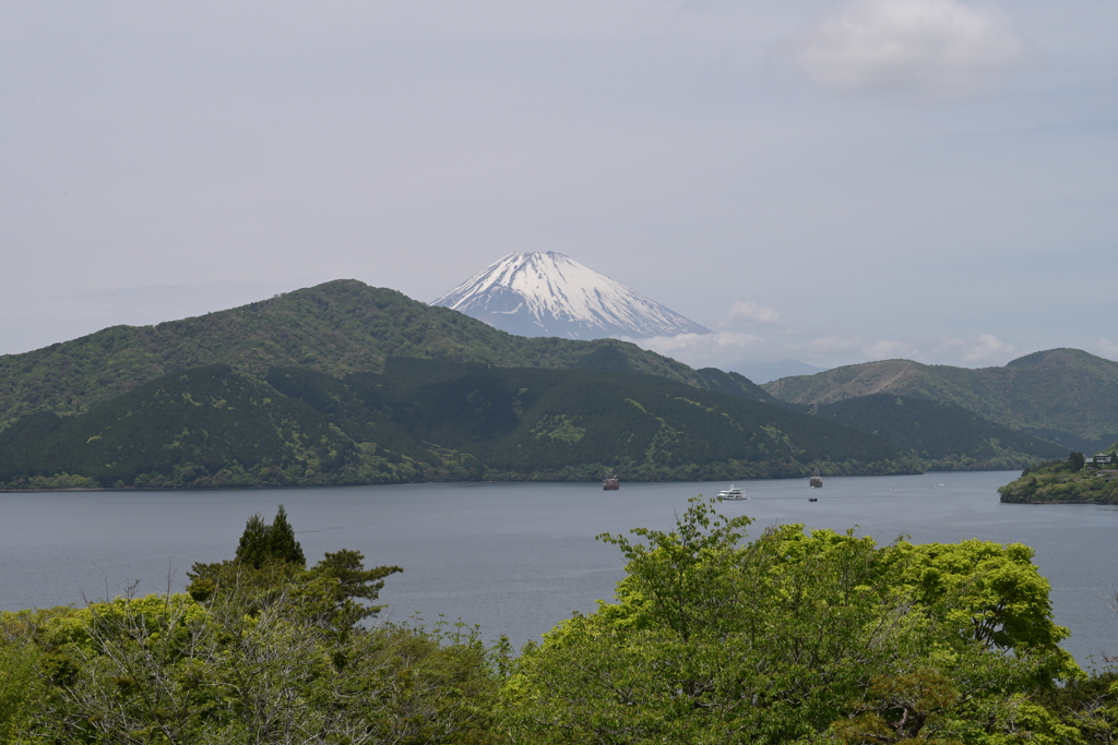 芦ノ湖と富士山