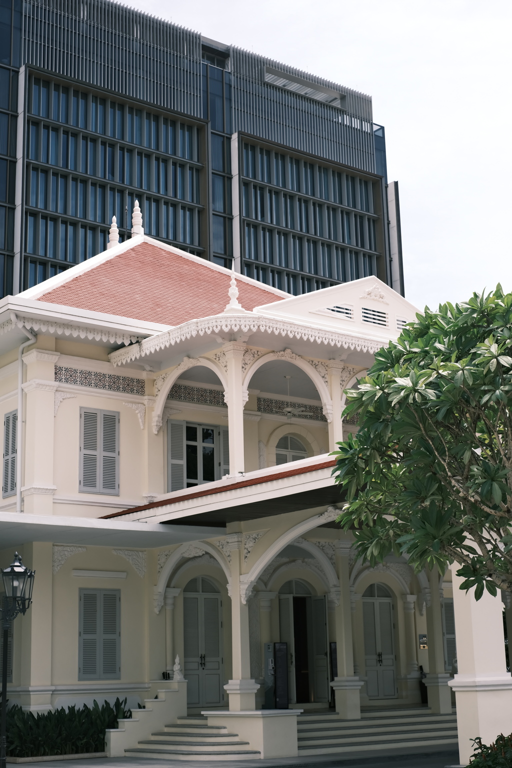 French Coronial 　ハイヤットリージェンシー正面玄関　車寄せ