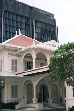 French Coronial 　ハイヤットリージェンシー正面玄関　車寄せ
