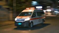 緊急車両　四台目