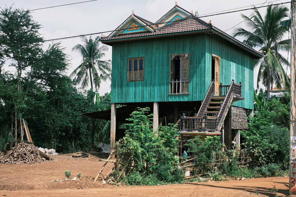 カンボジア　田舎の古民家２