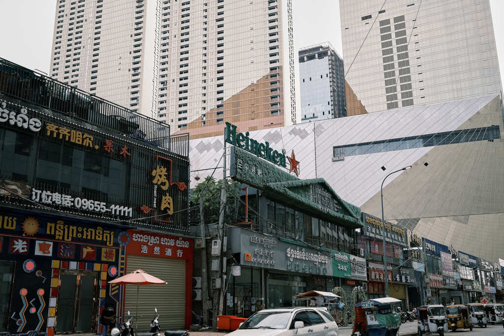 巨大中国資本の胃袋を満たす。