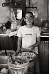 市場の女性達　漬物物屋さん