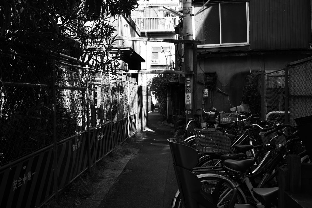 看板とともに消えた呑んべたち