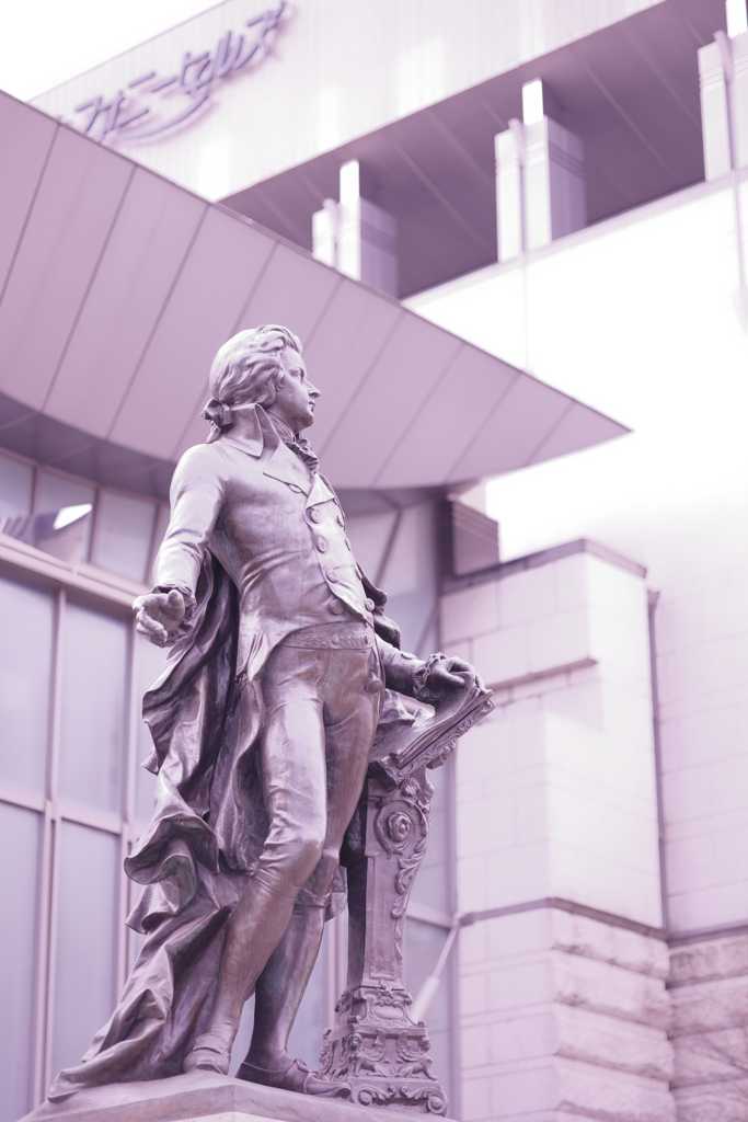 ピンクのアマデウス