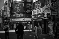 新宿西口目の毒通り 2