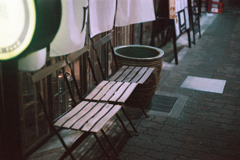 店先にて