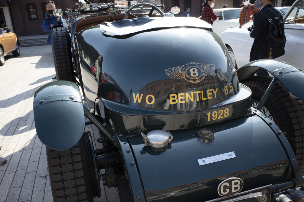 Bentley 後