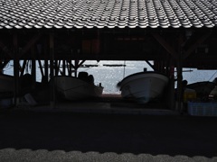 漁港の小舟