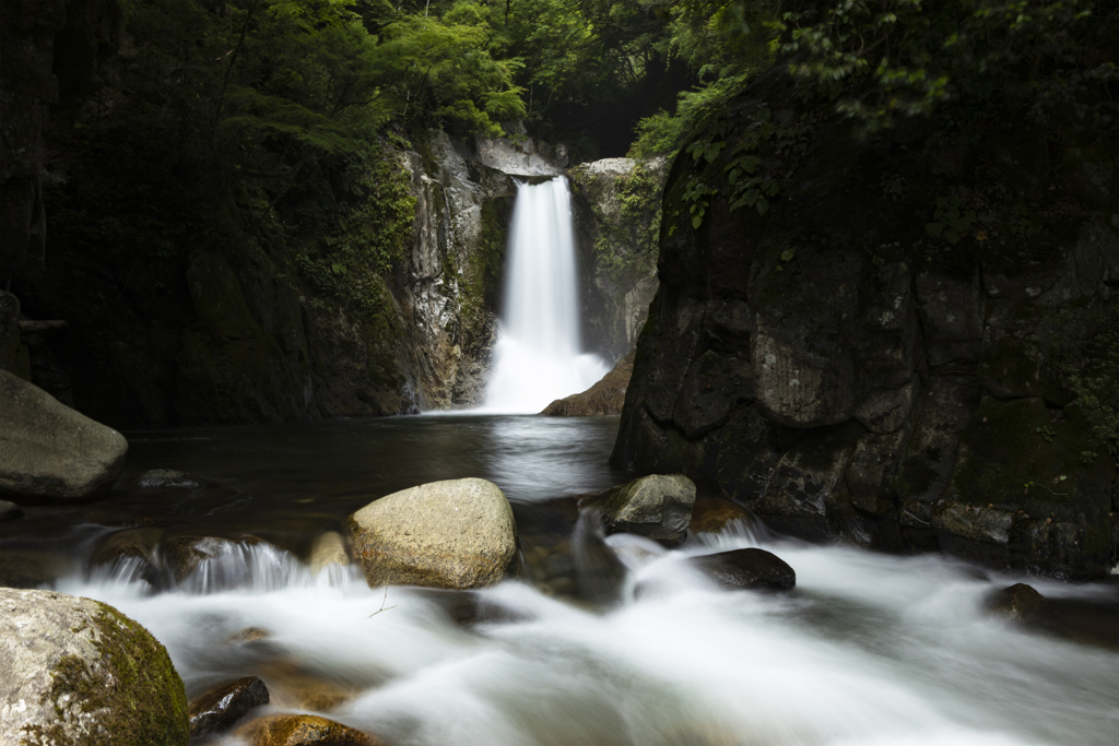 涼＠愛知県 鳴沢の滝