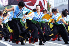 踊る若者たち４