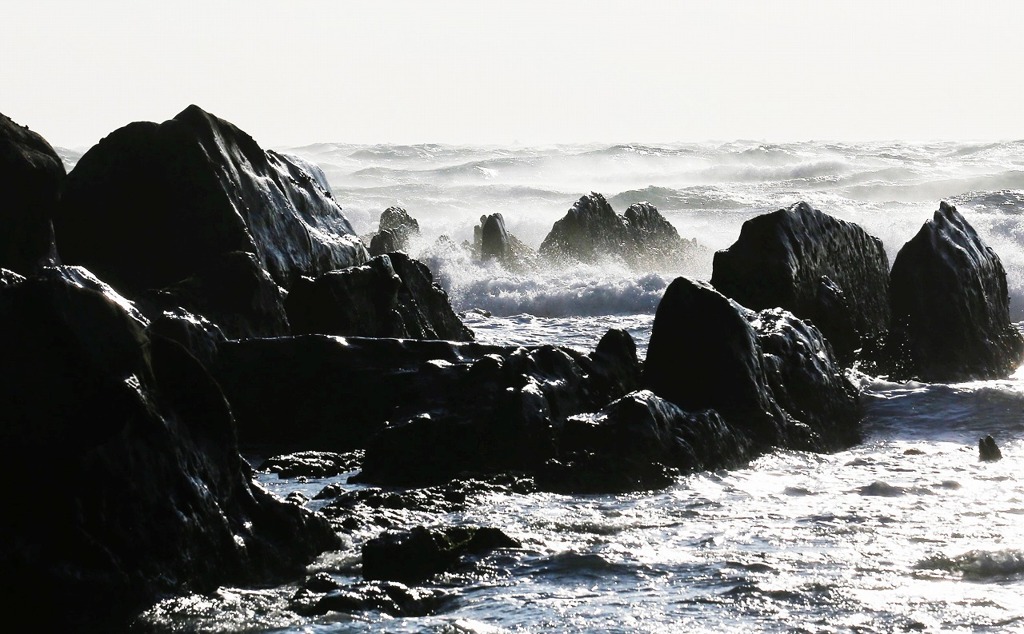 荒波･･･根本海岸