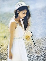 偶然見かけた人５･･･白が似合う美女