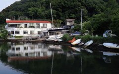 赤い屋根の家