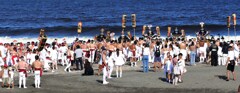 海に向かって