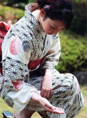 何かしら