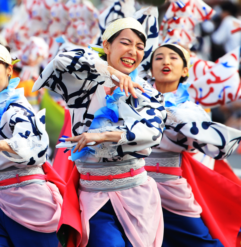 踊る若者たち５