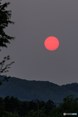 日没前の赤い太陽