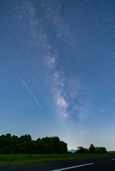 夏の流星と天の川