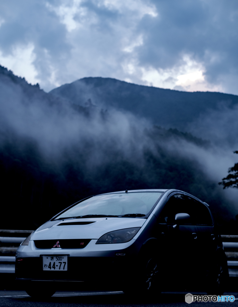 大迫ダムから望む山 with コルト