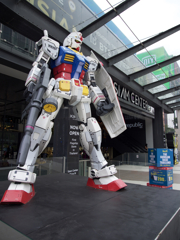 デパート前にGUNDAM!!