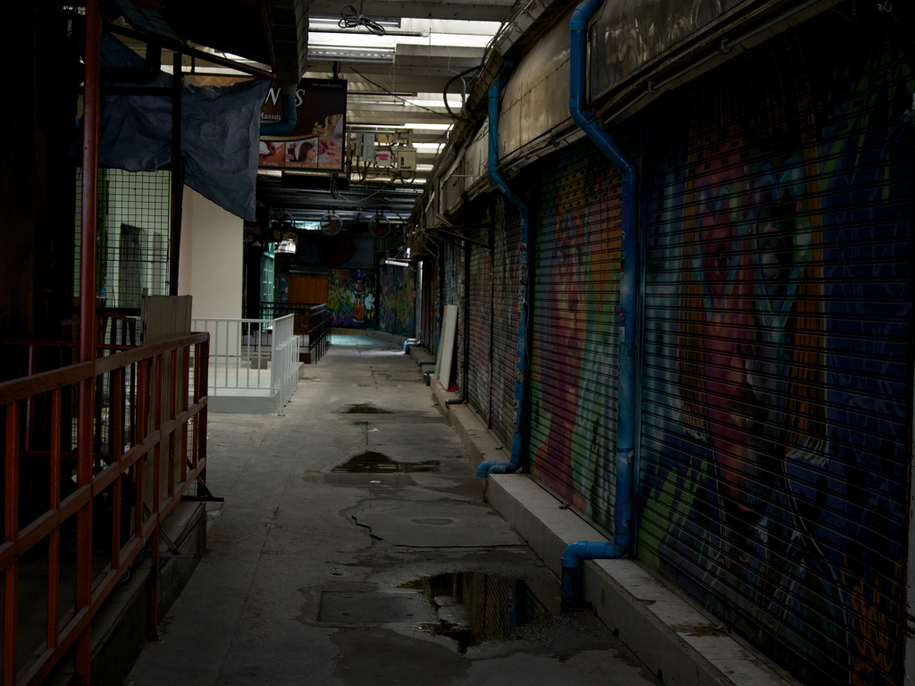 裏カオサンの路地裏へと続く、、、