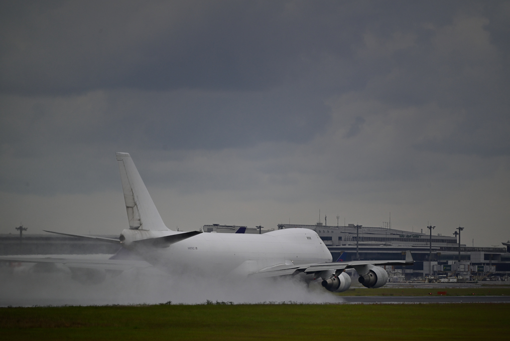 SPLASH!!! B747