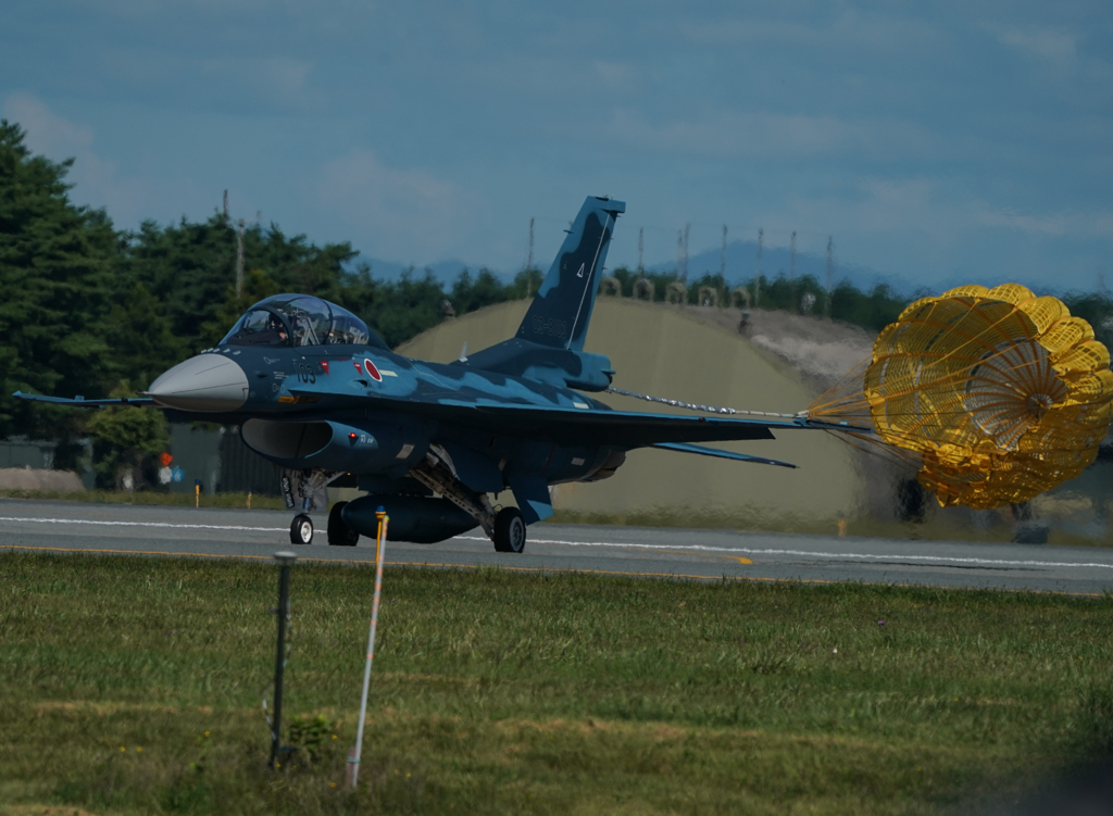 F-2B ドラッグシュート開傘