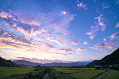 暮れる夏の山里