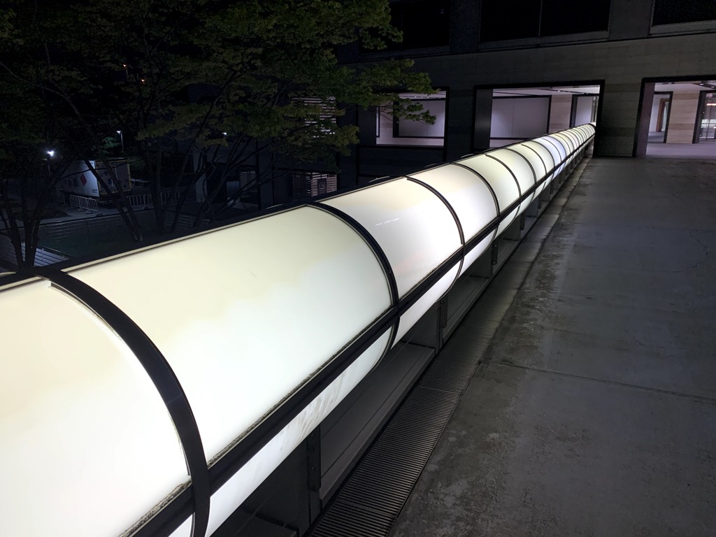 引地研介のずっと続く光のバー