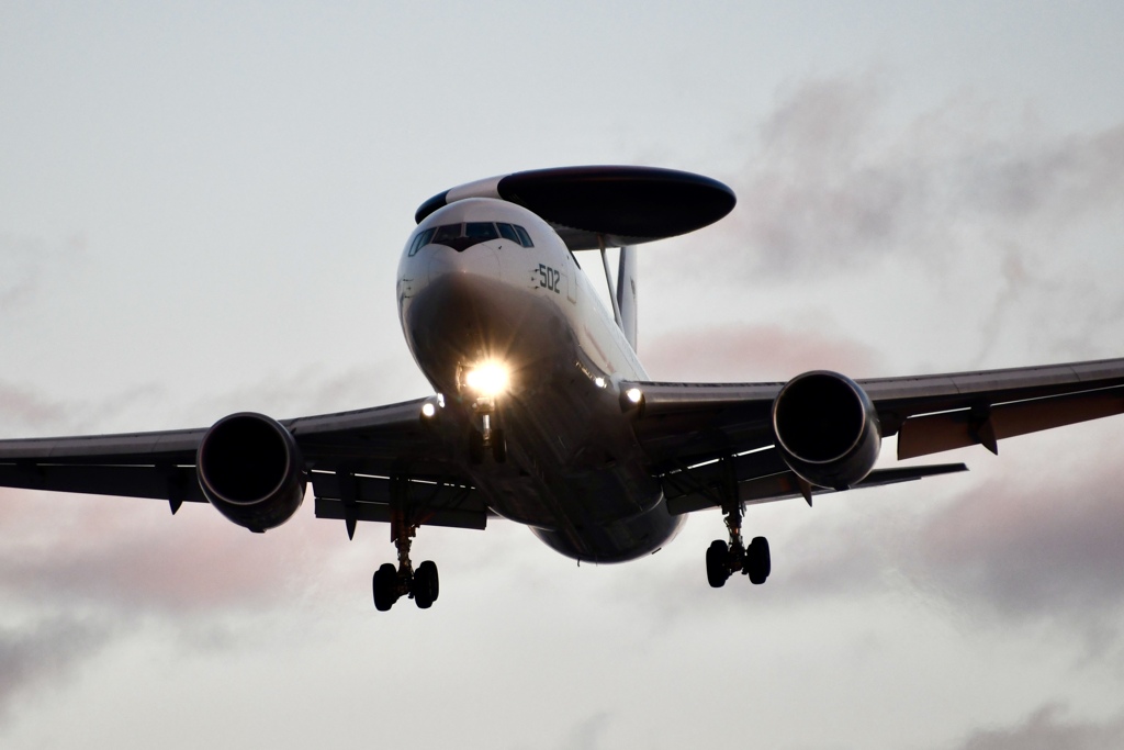 E767_AWACS_502_Approach