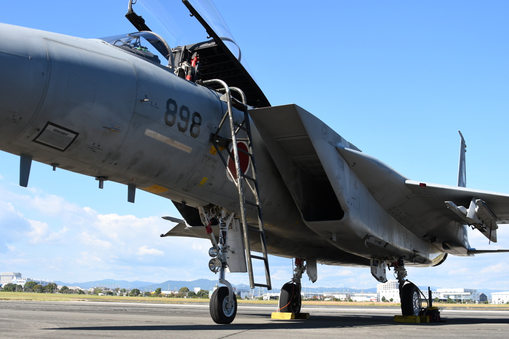 F-15J_898_Lowangle