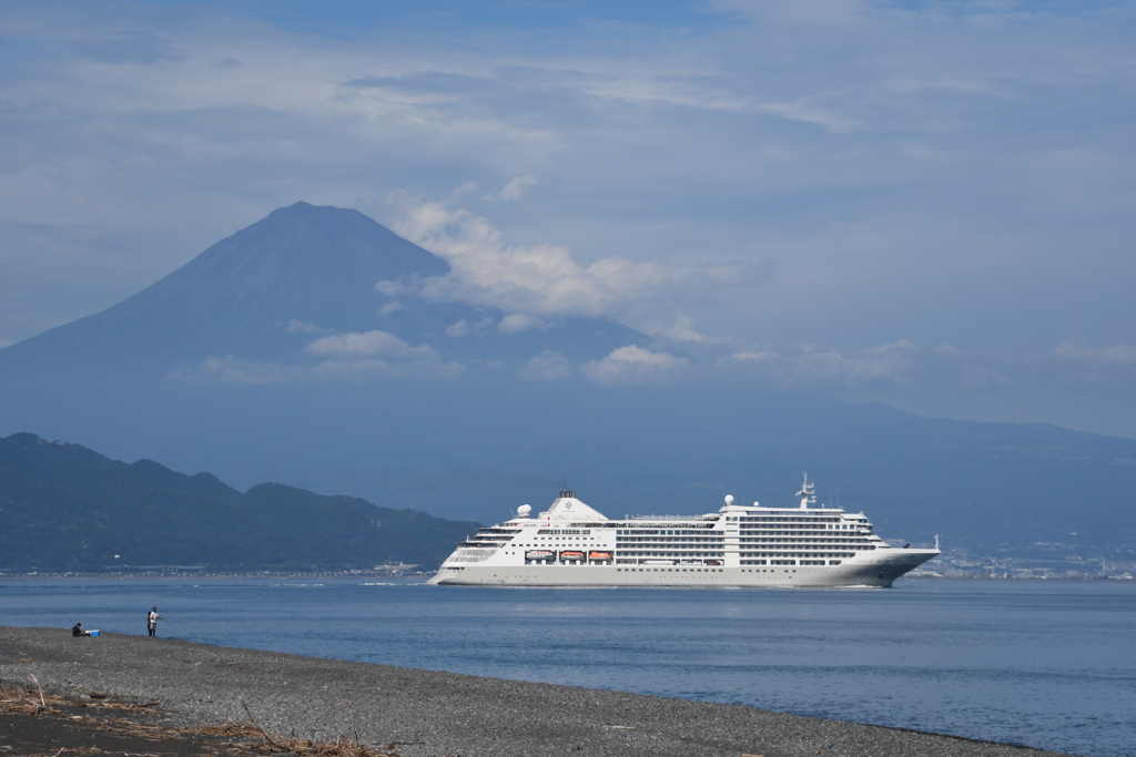 SILVER MUSE_with_Mt.Fuji