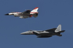 F-2_501_and_F-15_928