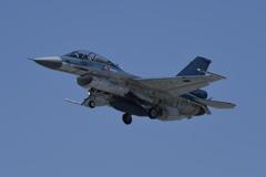 F-2B_102_Approach