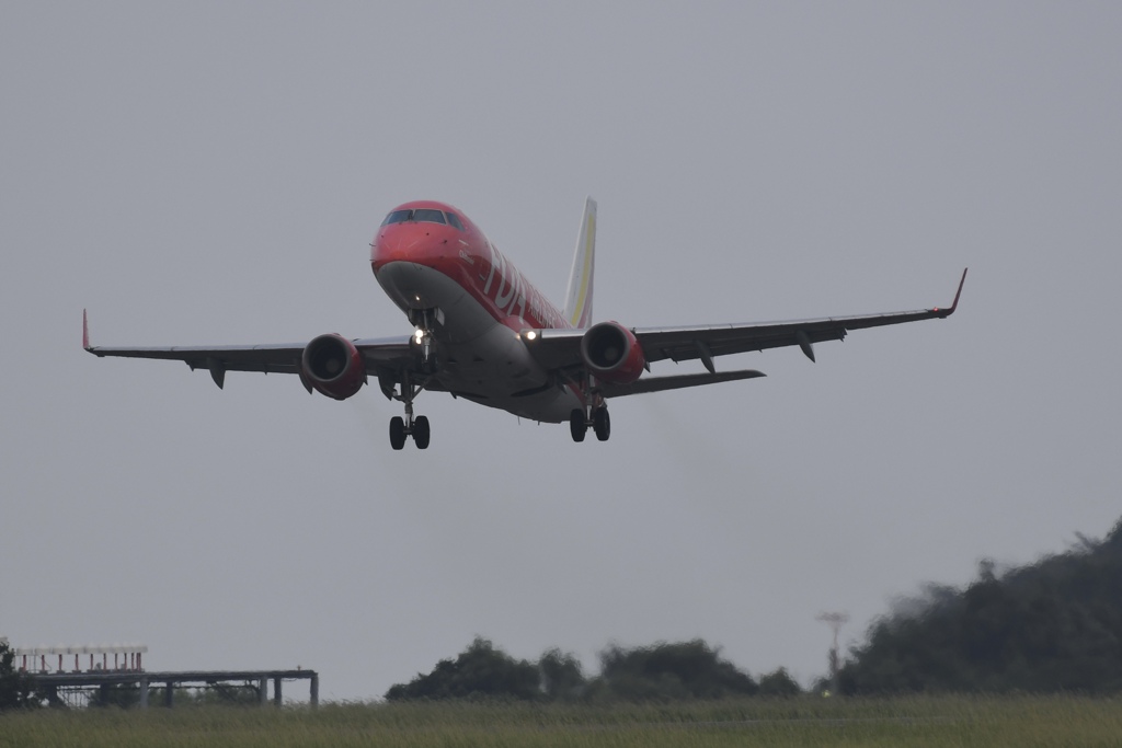 FDA_EMBRAER170_01_Takeoff