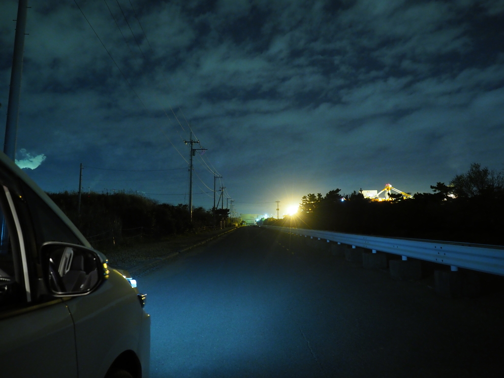 蒼く無機質な夜