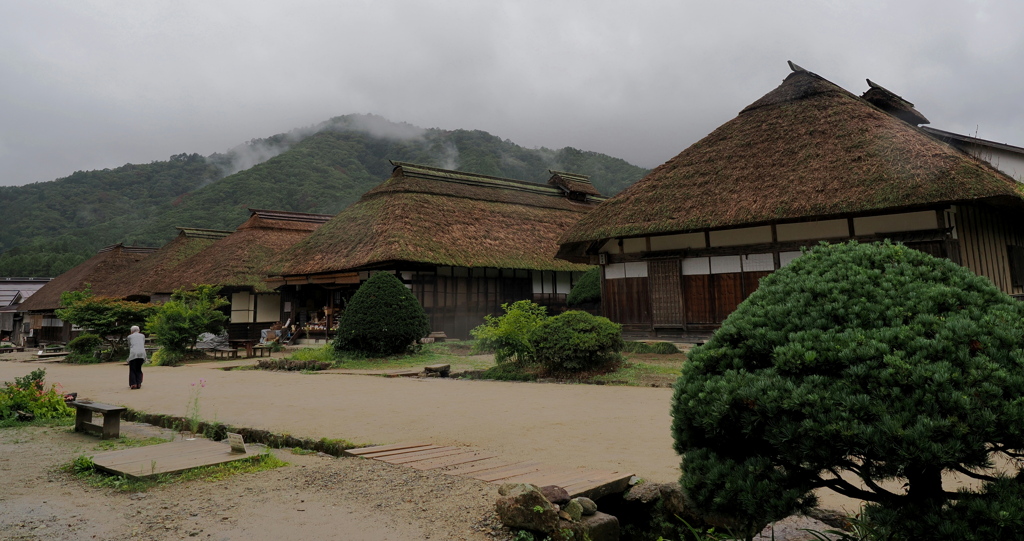 小雨降る宿場町