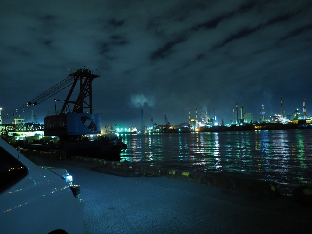 蒼く無機質な夜