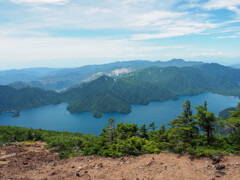 男体山頂上から中禅寺湖を望む