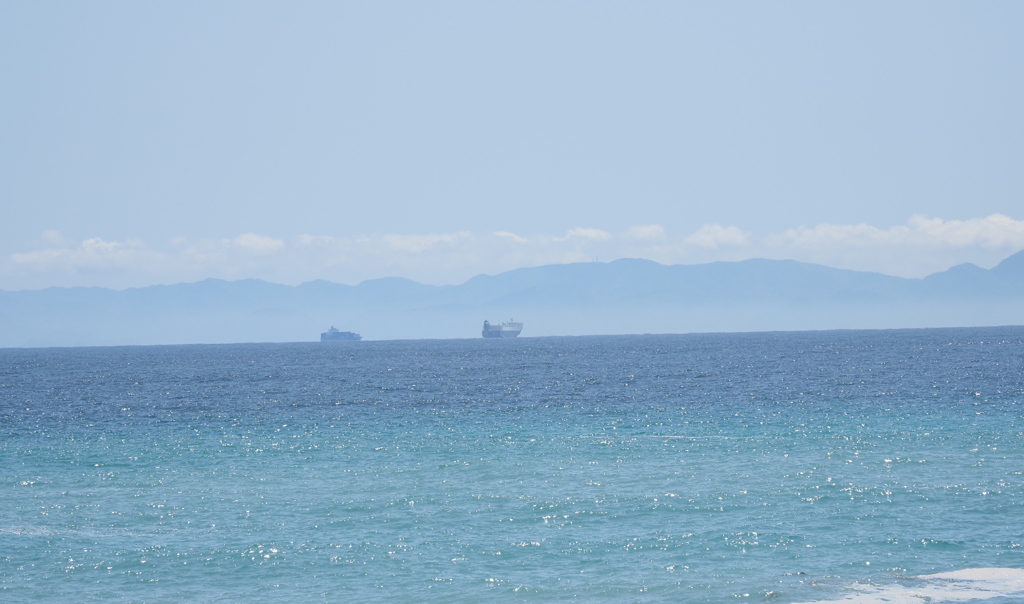 混ざらなくとも寄り添って流れていく。