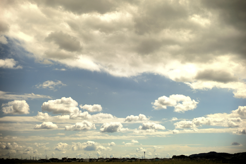 手前に奥に雲